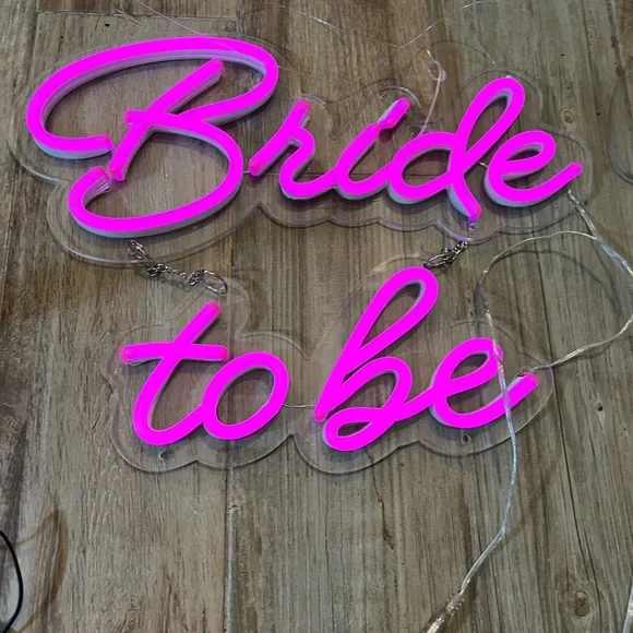 Pink Neon 'Bride to Be' Sign